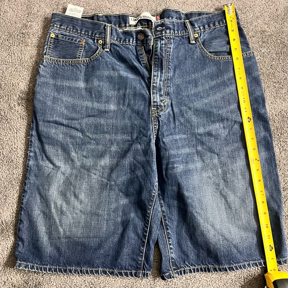Mens Levi’s 579 Loose Straight Denim shorts size 38